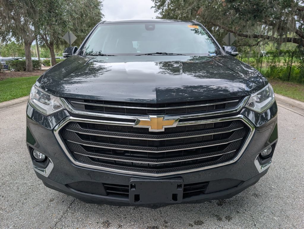 Used 2020 Chevrolet Traverse LT w/ Driver Confidence II Package AWD/4WD image 2