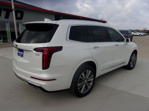 Used 2020 Cadillac XT6 Premium Luxury image 3