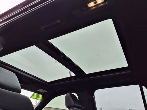 Used 2022 Ford Expedition Limited image 7