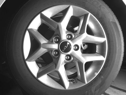 Used 2025 Kia Soul LX w/ LX Technology Package FWD image 19