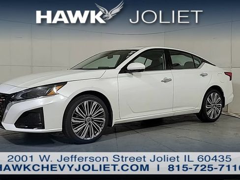 Used 2025 Nissan Altima 2.5 SL AWD/4WD image 3