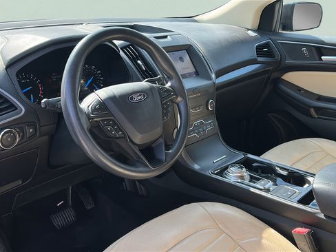 Used 2020 Ford Edge SE FWD image 10