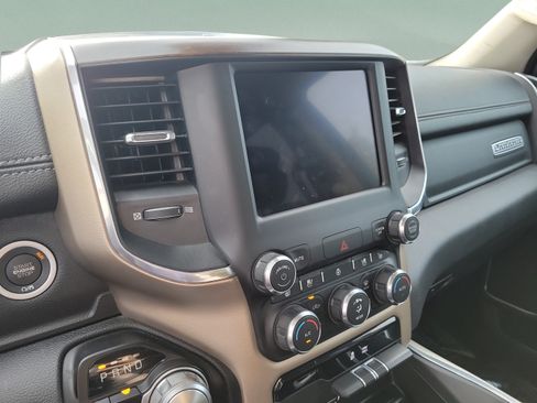 Used 2022 RAM 1500 Laramie AWD/4WD image 18