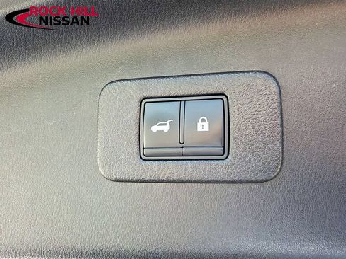 Used 2022 Nissan Armada Platinum w/ Captain's Chairs Package RWD image 28