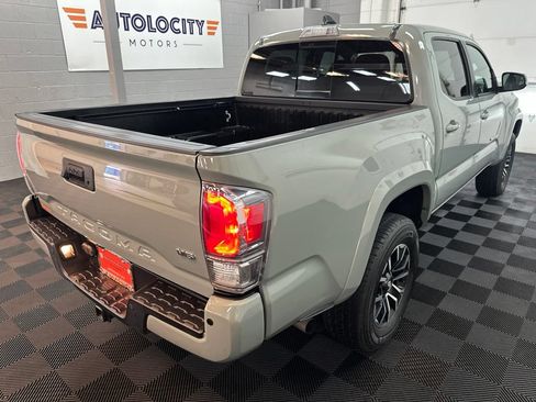 Used 2023 Toyota Tacoma TRD Sport w/ Technology Package AWD/4WD image 9