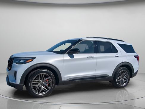 New 2026 Ford Explorer ST w/ Sun And Sound Package image 13