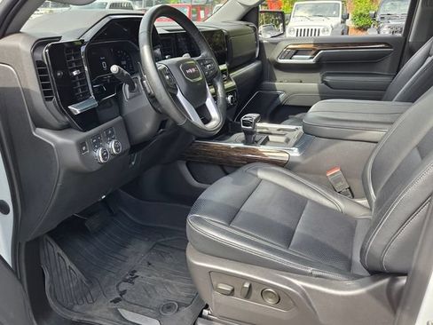 Used 2024 GMC Sierra 1500 Elevation AWD/4WD image 11