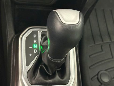 Used 2018 Jeep Renegade Limited w/ UConnect 8.4 Nav Group AWD/4WD image 32
