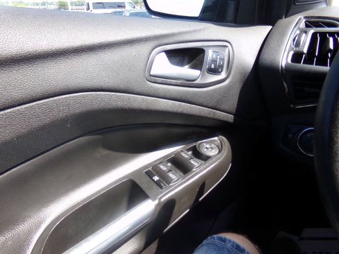 Used 2014 Ford Escape Titanium w/ Equipment Group 401A FWD image 12