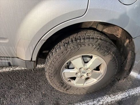 Used 2011 Ford Escape XLT w/ 203A Rapid Spec Order Code image 19