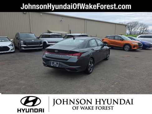 Certified 2023 Hyundai Elantra SEL w/ Convenience Package image 13