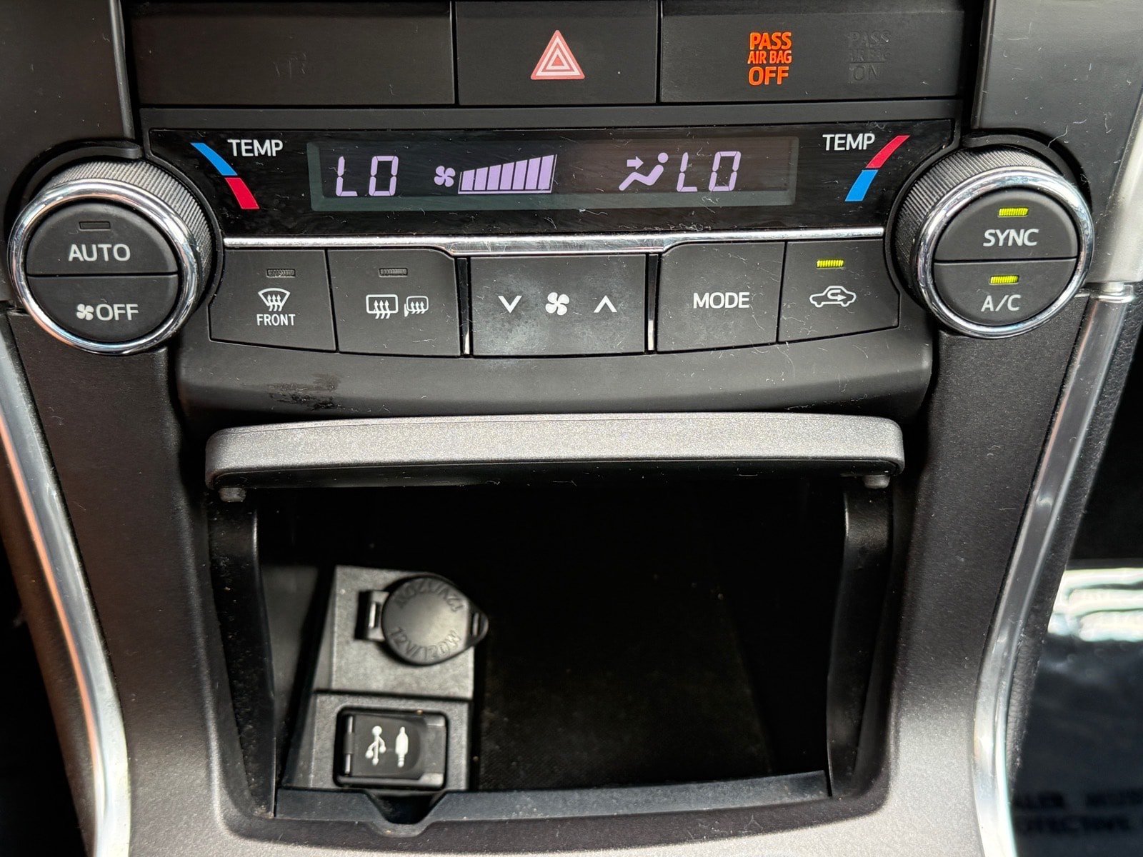 Used 2017 Toyota Camry LE FWD image 19