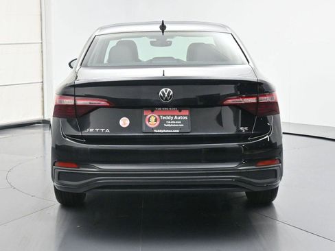 Used 2023 Volkswagen Jetta SE w/ Panoramic Sunroof Package image 22