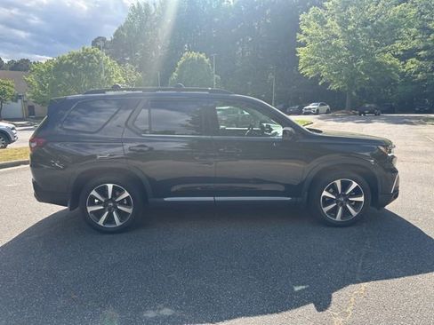 Used 2023 Honda Pilot Elite image 4