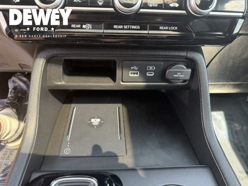 Used 2025 Honda Pilot Black Edition image 23