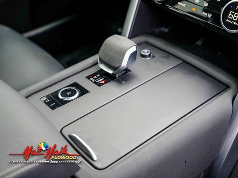 Used 2023 Land Rover Discovery S R-Dynamic image 24