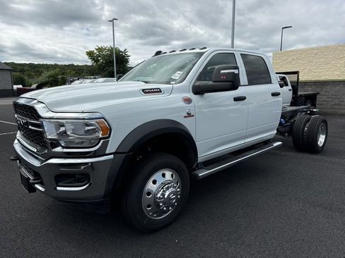 New 2024 RAM 4500 Tradesman w/ Chrome Appearance Group image 6