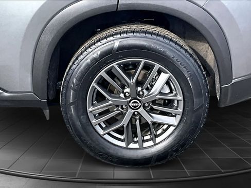 Used 2023 Nissan Rogue S image 36