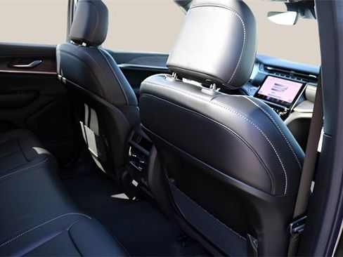 New 2025 Jeep Grand Cherokee Limited w/ Luxury Tech Group II image 19