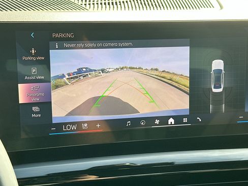 Used 2024 BMW 530i w/ Convenience Package image 17