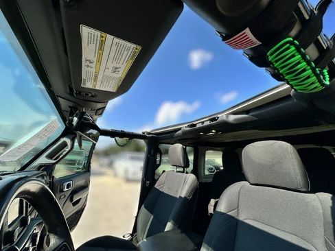 Used 2019 Jeep Wrangler Unlimited Sport S AWD/4WD image 23