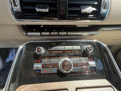 Used 2021 Lincoln Navigator L Reserve w/ Luxury Package AWD/4WD image 13