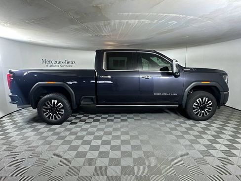 Used 2025 GMC Sierra 2500 Denali Ultimate AWD/4WD image 8