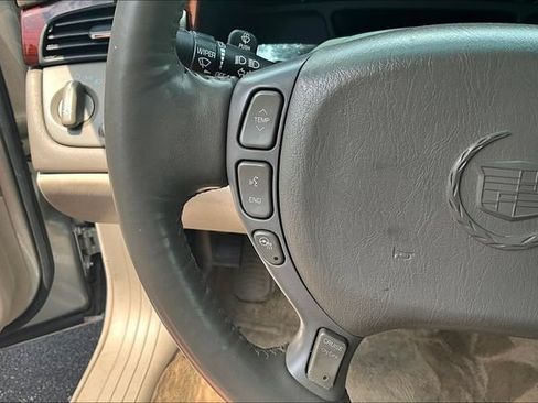 Used 2005 Cadillac De Ville w/ Limited Edition Package FWD image 11