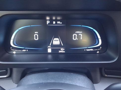 Certified 2025 Hyundai Elantra Sport image 39