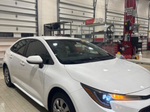 Used 2022 Toyota Corolla LE image 37