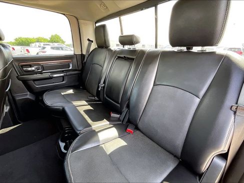 Used 2014 RAM 1500 Laramie w/ Convenience Group AWD/4WD image 19