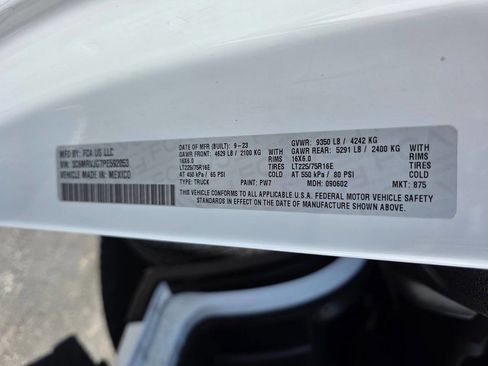 Used 2023 RAM ProMaster 3500 w/ Driver Convenience Group image 25