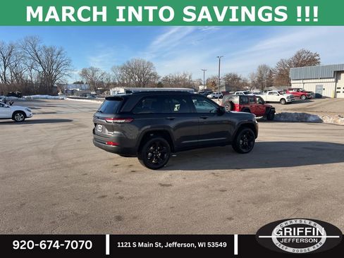 New 2025 Jeep Grand Cherokee Limited w/ Black Appearance Package image 7