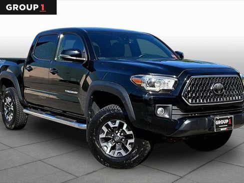 Certified 2019 Toyota Tacoma TRD Off-Road AWD/4WD image 3