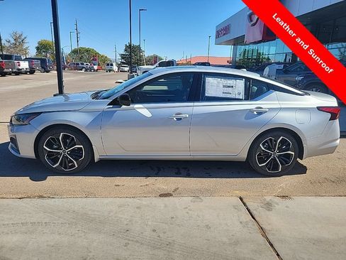 New 2025 Nissan Altima 2.5 SR w/ SR Premium Package FWD image 4