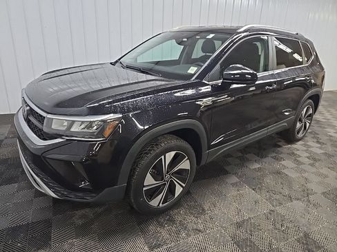 Used 2023 Volkswagen Taos SE AWD/4WD image 8