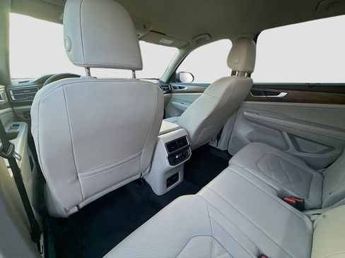 Certified 2024 Volkswagen Atlas SE image 24