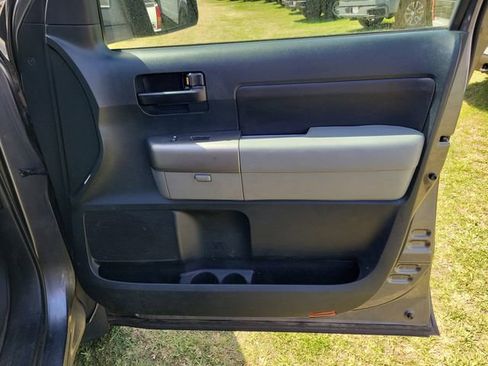 Used 2012 Toyota Tundra 4x4 CrewMax w/ Tow Pkg image 31