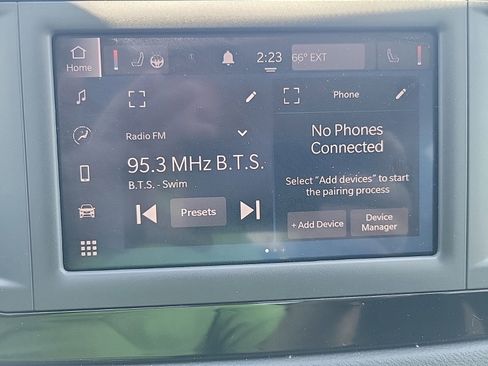Used 2022 Chrysler Voyager LX FWD image 25