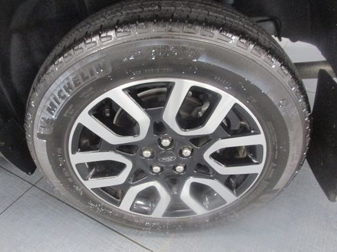 Used 2023 Ford Maverick Lariat w/ Lariat Luxury Package AWD/4WD image 15