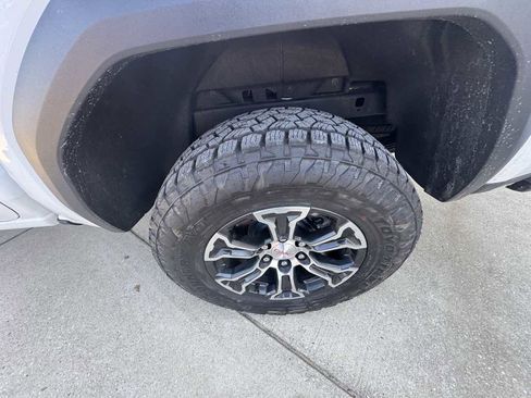 Used 2025 GMC Canyon AT4 w/ AT4 Premium Package image 35