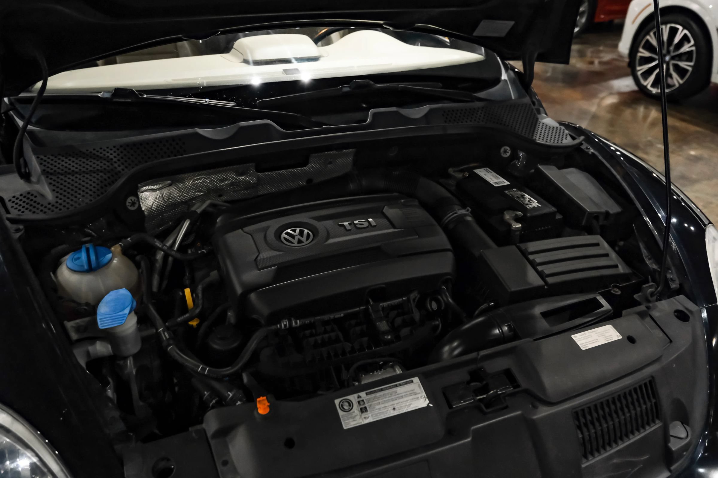 Used 2013 Volkswagen Beetle 2.0T FWD image 46
