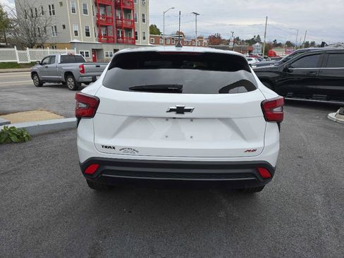 Used 2024 Chevrolet Trax RS image 8
