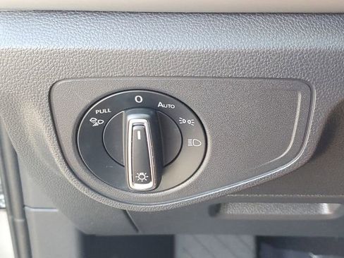 Certified 2023 Volkswagen Atlas SE FWD image 30