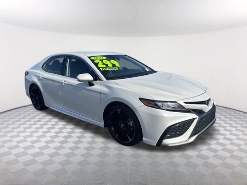 Used 2024 Toyota Camry XSE image 3