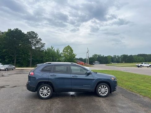 Used 2021 Jeep Cherokee Latitude FWD image 6