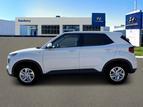 New 2026 Hyundai Venue SE image 3