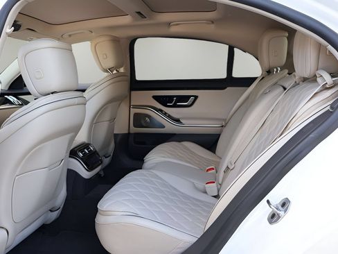 Used 2023 Mercedes-Benz S 580 4MATIC Sedan image 12