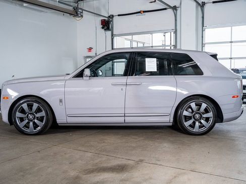 Used 2022 Rolls-Royce Cullinan image 9