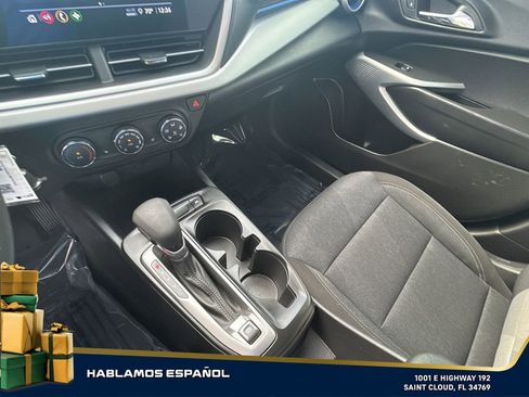 Used 2025 Chevrolet Trax LS w/ LS Convenience Package image 23